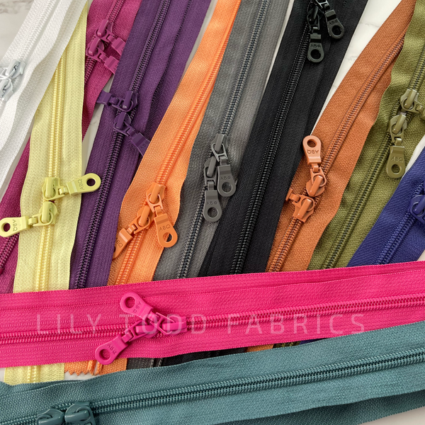 Close up of 30 inch ABQ double pull bag zippers.